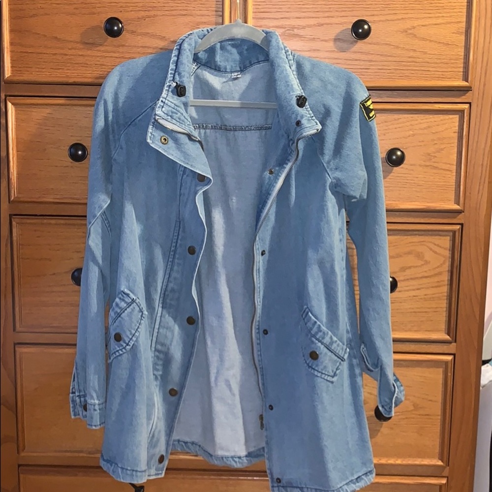 Super cute Fashion nova jean jacket, never worn!!